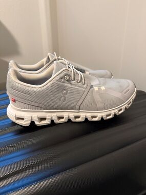 On Cloud 6 Sneakers - Glacier White